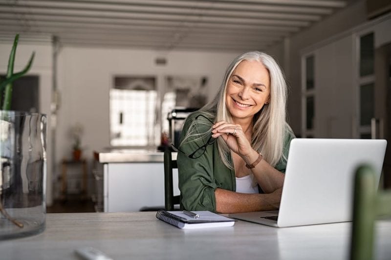Veneers vs Implants – Which One is Right for Me?